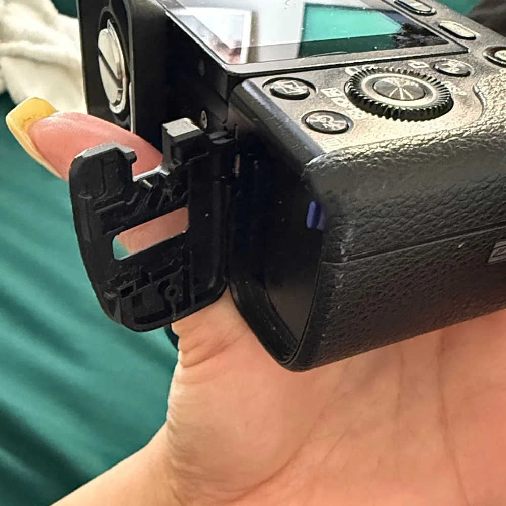 Sony Black Mirrorless Digital Camera a6000 - Picture 4 of 5